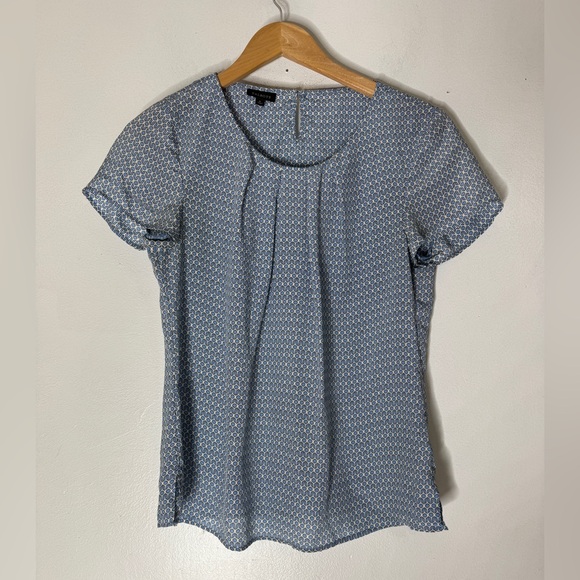 Talbots Tops - Talbots Blouse Size 6 Blue Cream Geo Dot 100% Silk Pleated Pintuck Keyhole Top